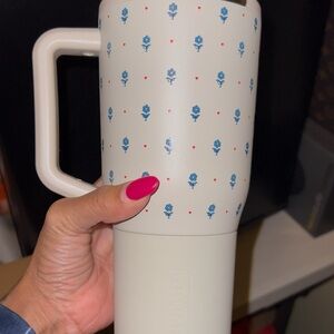 Brümate White and Blue Floral Water Bottle